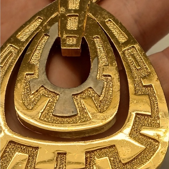 Vintage Large Gold Tone Big Pendant Monet Necklace - Picture 1 of 7